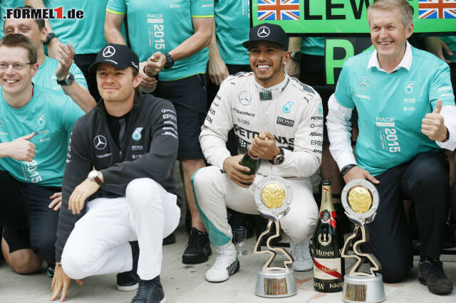 Foto zur News: Formel-1-Live-Ticker: Hamilton und Rosberg bei der Titelfeier
