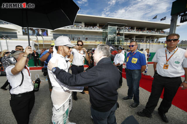 Foto zur News: Formel-1-Live-Ticker: Max Verstappen räumt FIA-Preis ab