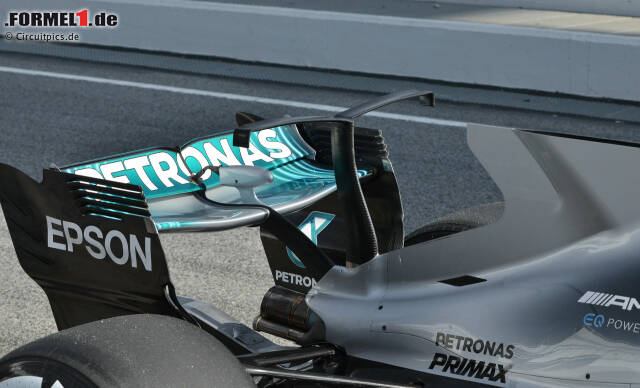 Die Formel-1-Saison erwacht und mancher Designer war im vergangenen Winter am Zeichenbrett besonders kreativ, wie sich nun zeigt: Wir blicken in unserer Fotostrecke auf die Technikhighlights der Formel-1-Testfahrten in Barcelona und beginnen bei Mercedes... Die Formel-1-Saison erwacht und mancher Designer war im vergangenen Winter am Zeichenbrett besonders kreativ, wie sich nun zeigt: Wir blicken in unserer Fotostrecke auf die Technikhighlights der Formel-1-Testfahrten in Barcelona und beginnen bei Mercedes...