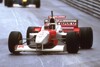 Foto zur News: Coulthard und der Schumacher-Helm: &quot;Stück Geschichte&quot;