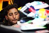 Foto zur News: &quot;Angepisst&quot;: Verstappen ruiniert Ricciardos weiße