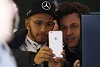 Foto zur News: Kein Snapchat: Hamilton ärgert Filmverbot im Fahrerlager