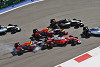 Foto zur News: Schon wieder Kwjat: Vettel nach doppelter Kollision bedient