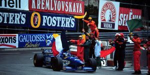 Foto zur News: Monaco-Grand-Prix 1996: Panis erlebt sein &quot;blaues Wunder&quot;