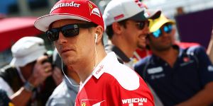Foto zur News: Beschwerdekönig Räikkönen: Strafe, Sprit und Plastiktüten