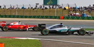Foto zur News: Duell Mercedes gegen Ferrari: Scuderia endgültig abgehängt?