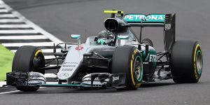Foto zur News: Rosberg droht Funk-Ärger: Mercedes und Red Bull im Clinch