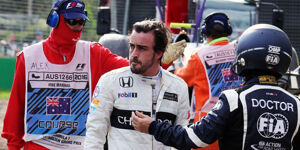 Foto zur News: Alonso nach vier Horrorunfällen: Schmerzen ja, Zweifel nein