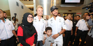 Foto zur News: Deutsch lernen: Rosberg macht sich über Hamilton lustig