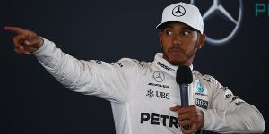 Foto zur News: Hamilton kann&#039;s nicht lassen: Sticheleien gegen Rosberg