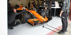 Foto zur News: Wasserleck und Check: Warum McLaren warten musste