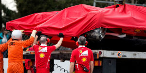 Foto zur News: Formel-1-Tests 2017: Räikkönens Ferrari kreiselt nach Defekt