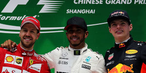 Foto zur News: Teamchef behauptet: Mercedes, Ferrari #AND# Red Bull