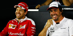Foto zur News: Sebastian Vettel: Kein Problem mit Teamkollege Alonso