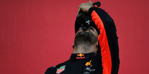 Foto zur News: Ricciardos Märchen: Vom Trümmersauger zum Shoey-Leerer