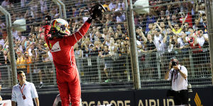 Foto zur News: &quot;Zum Leben erwacht&quot;: Vettels Ferrari wie der Phoenix zur
