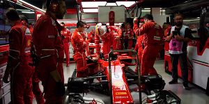 Foto zur News: Entwarnung nach Startunfall: Vettel-Motor ist nicht