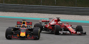 Foto zur News: Sebastian Vettel: Zweiten Boxenstopp in Erwägung gezogen