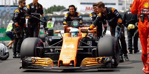 Foto zur News: Alonso: Hamilton weiß jetzt, wie gut der McLaren ist