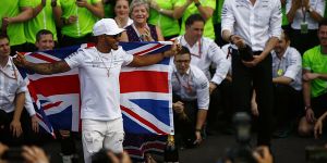 Foto zur News: Formel-1-Live-Ticker: Emotionale Botschaft von Lewis
