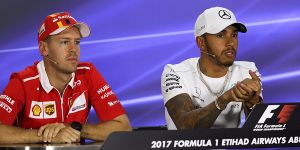 Foto zur News: Lewis Hamilton greift voll an: Die offene Abu-Dhabi-Rechnung