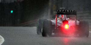 Foto zur News: Horner bangt um Vettel: &quot;Hoffentlich alles okay...&quot;