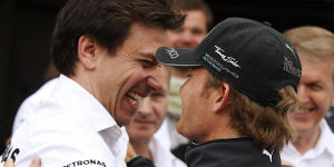 Foto zur News: Als Toto Wolff 50 Euro an Nico Rosberg verlor