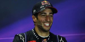 Foto zur News: Fast das frühe Aus: Ricciardo mit Motorenproblemen