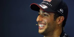 Foto zur News: Ricciardo mit Bandini-Trophäe ausgezeichnet