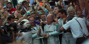 Foto zur News: Formel-1-Live-Ticker: WM-Party bei Mercedes