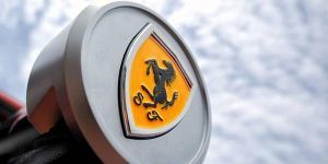 Foto zur News: Formel-1-Live-Ticker: Geheimnisvolle Post für Ferrari