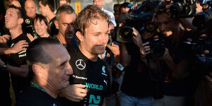 Foto zur News: Vollprofi Rosberg: Partytiger mit Mundschutz