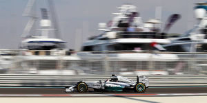 Foto zur News: Abu Dhabi: Hamilton hält Rosberg in Schach