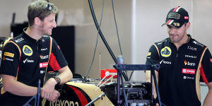 Foto zur News: Formel-1-Live-Ticker: Lotus-Piloten im Renault durch die