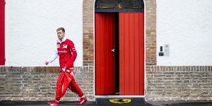Foto zur News: Fleißiger Vettel: Simulatortests und Tour durch