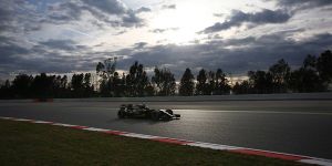 Foto zur News: Alonso-Crash: Grosjean kritisiert Kunstrasen an Unfallstelle
