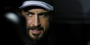 Foto zur News: Sainz: Fernando Alonso wird nach Unfall in Australien fahren
