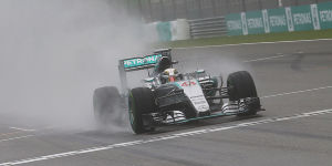Foto zur News: Mercedes: Hamilton auf Pole, Rosberg nicht in Reihe eins
