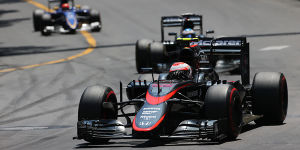 Foto zur News: McLaren: Bei Button platzt Knoten, Alonso rollt aus