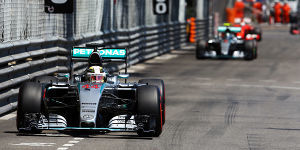 Foto zur News: Boxenfunk in Monaco: Lewis Hamilton wollte Reifen wechseln