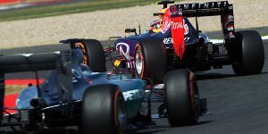 Foto zur News: Red-Bull-Mercedes: Lewis Hamilton und Williams klar dagegen