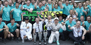 Foto zur News: Formel-1-Live-Ticker: Tequila-Party und Witze bei Mercedes