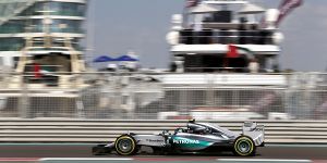 Foto zur News: Formel 1 Abu Dhabi 2015 : Freitagsbestzeit für Nico Rosberg