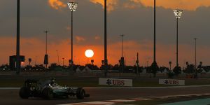 Foto zur News: Mercedes: Nico Rosberg schnell, aber mit Sorgen