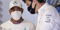 Foto zur News: Wer letzte Nacht am schlechtesten geschlafen hat: Lewis Hamilton