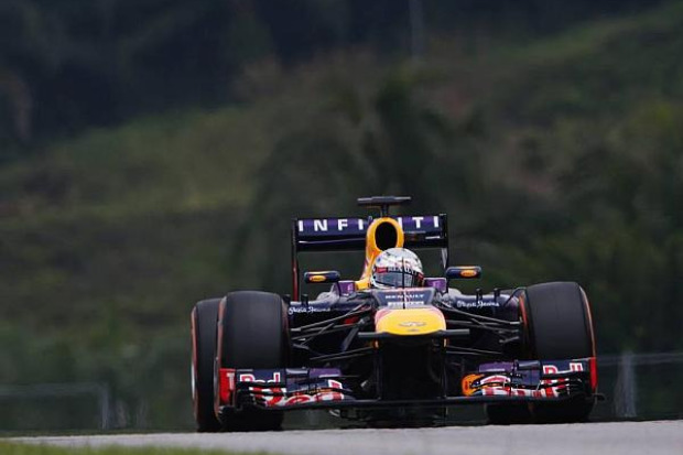Foto zur News: Regen rettet Vettel: Pole-Position in Malaysia