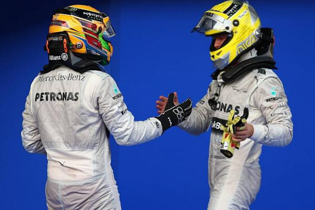 Foto zur News: Kontroverse Stallduelle: Vettel gewinnt in Malaysia