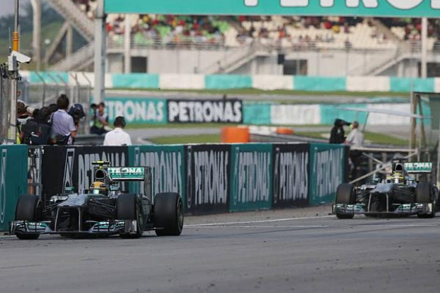 Foto zur News: Mercedes: Hamilton ist das Podest fast peinlich