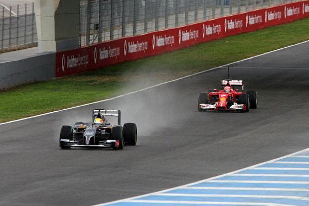 Foto zur News: Zweiter Tag in Jerez: Vettel reist vorzeitig ab