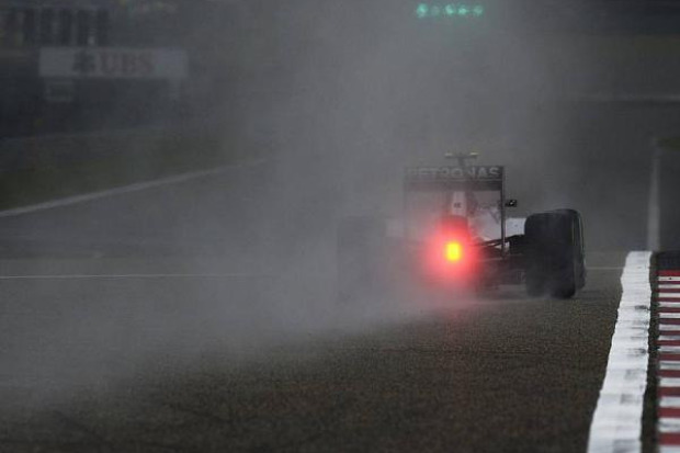 Foto zur News: Kann Mercedes gegen Red Bull die Nase vorne behalten?